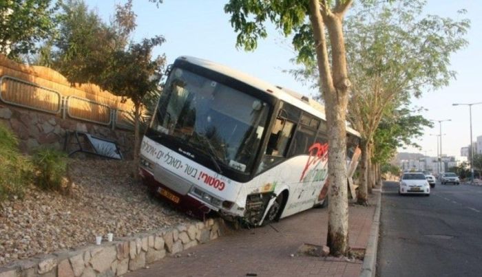 Bus Accident in Israel (5 pics)