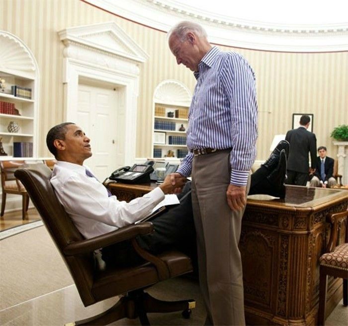 President Obama At Work (14 pics)