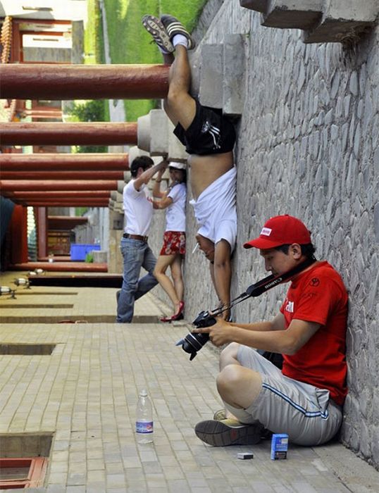 Amazing Forced Perspective Photography (99 pics)