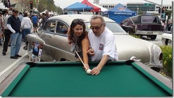 Amazing Pool Table Car (5 pics)