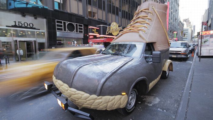 L.L. Bean Bootmobile (5 pics)