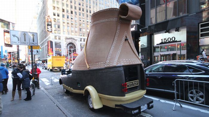 L.L. Bean Bootmobile (5 pics)