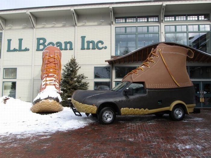 L.L. Bean Bootmobile (5 pics)
