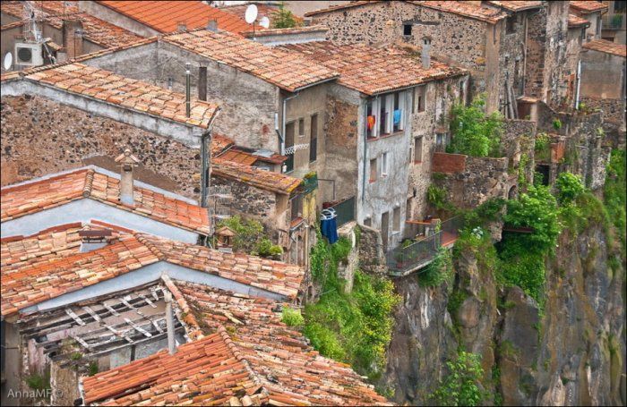 Living on the Edge (18 pics)