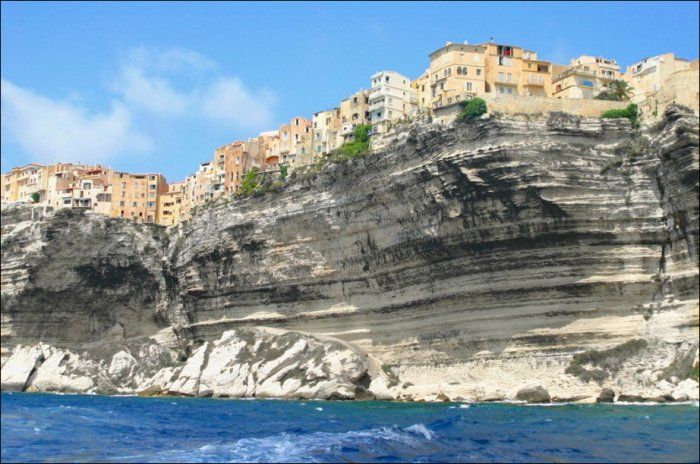 Living on the Edge (18 pics)