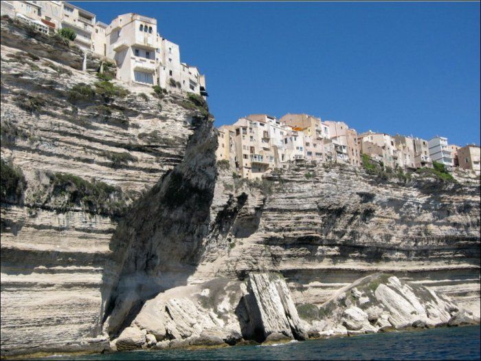 Living on the Edge (18 pics)