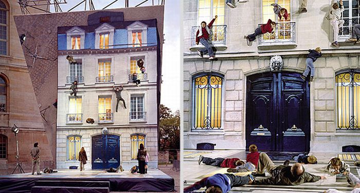 Giant Mirrored Building in France (4 pics)