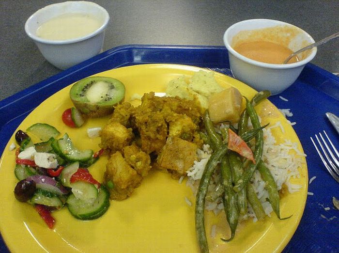 Food at the Google Cafeteria (69 pics)