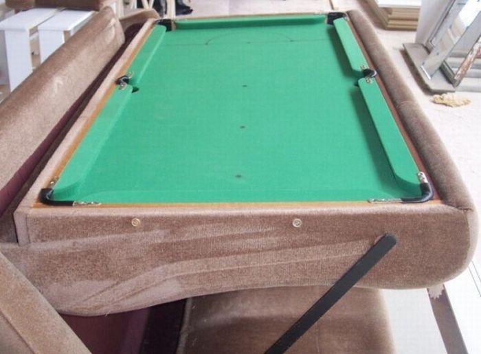 Old Couch with a Snooker Table Hidden Inside (8 pics)