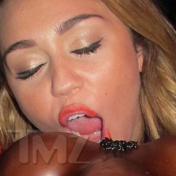 Miley Cyrus Licks Genitally Birthday Cake (7 pics)
