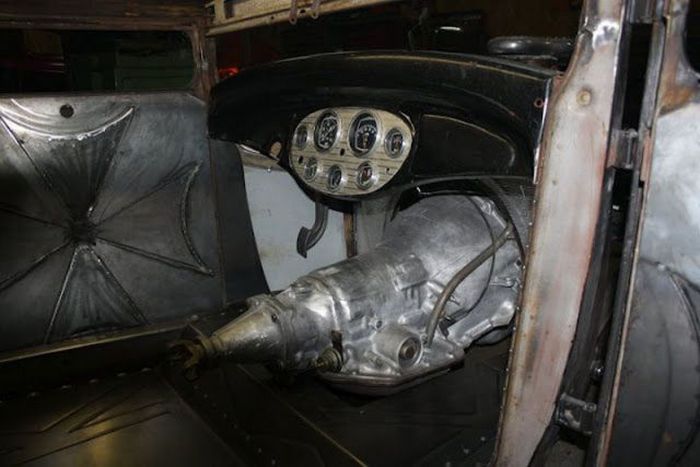 Building a Unique Car (46 pics)