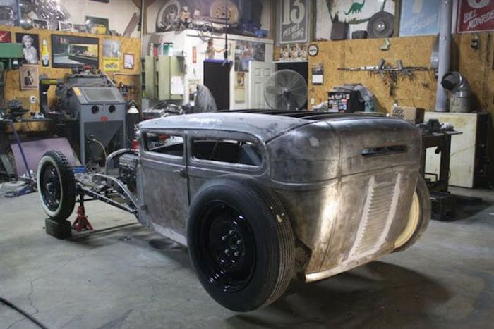 Building a Unique Car (46 pics)