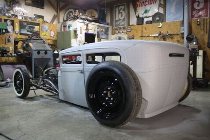 Building a Unique Car (46 pics)