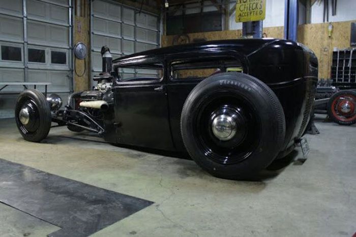 Building a Unique Car (46 pics)