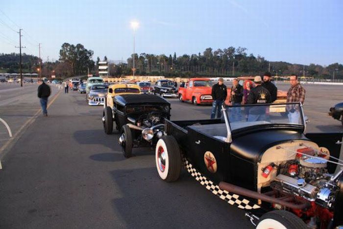 Building a Unique Car (46 pics)