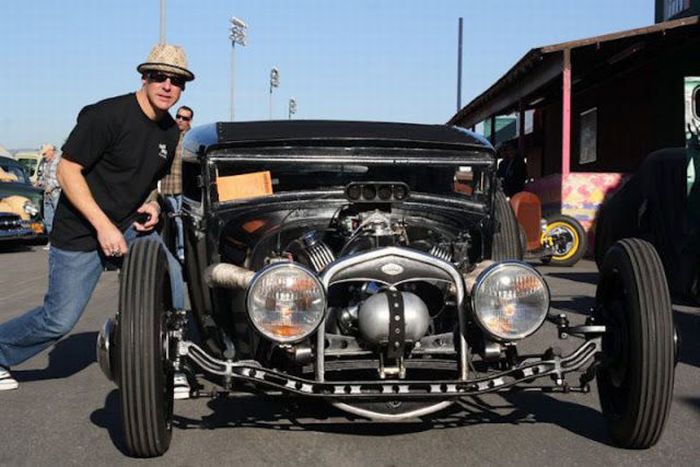 Building a Unique Car (46 pics)