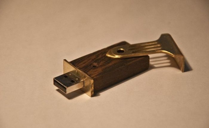 DIY Wooden USB Stick (21 pics)