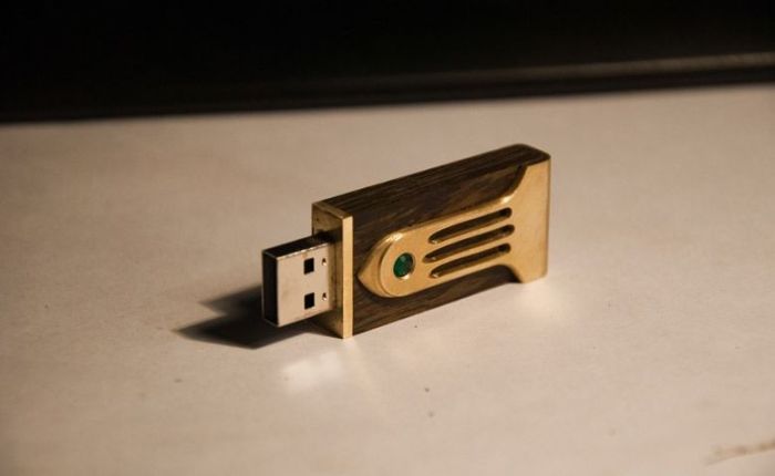 DIY Wooden USB Stick (21 pics)