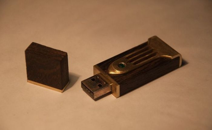 DIY Wooden USB Stick (21 pics)