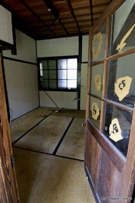 Japanese Dorm (20 pics)