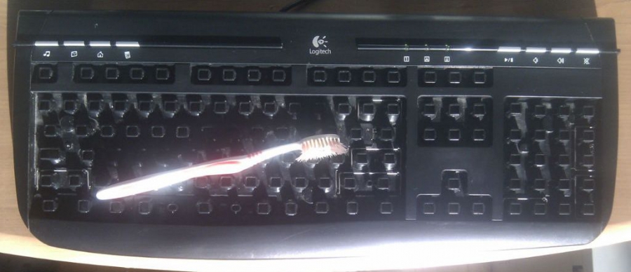 How to Clean Your Keyboard (7 pics)