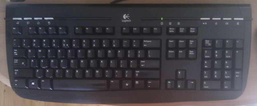 How to Clean Your Keyboard (7 pics)