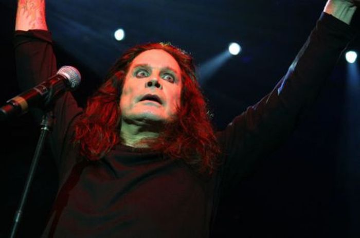 Celebrities Who Look Like Zombies (20 pics)