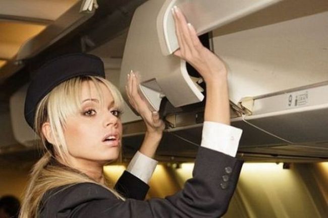 Stewardesses From All Over the World (34 pics)