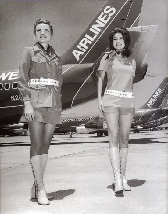 Stewardesses From All Over the World (34 pics)