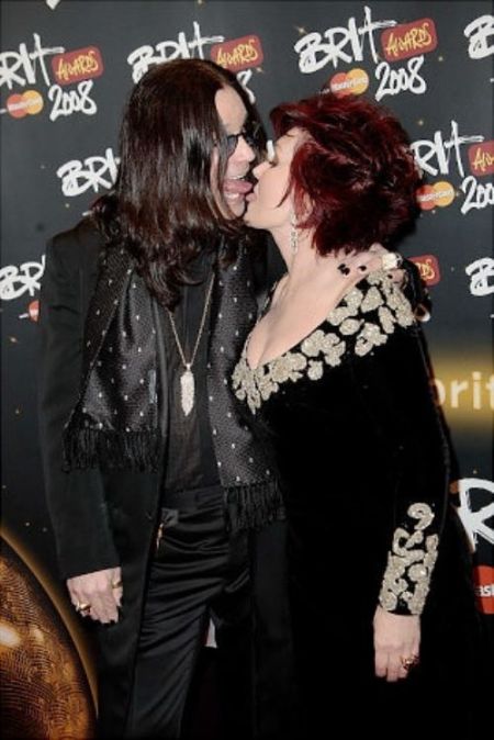 Celebrity Kissing (51 pics)