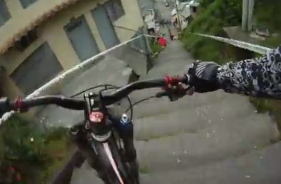 Frightening Street Downhill Bike Race