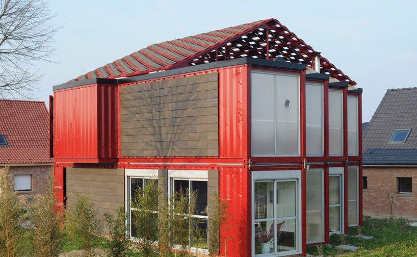 House Built with Containers (18 pics)