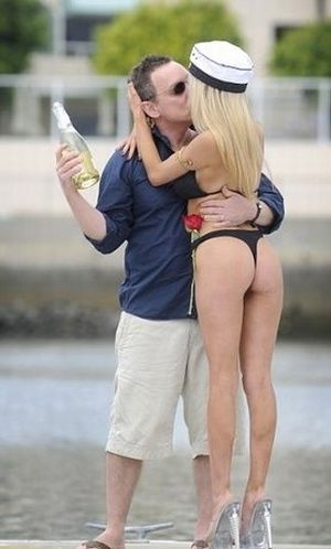 Courtney Stodden's Valentine's Day (7 pics)