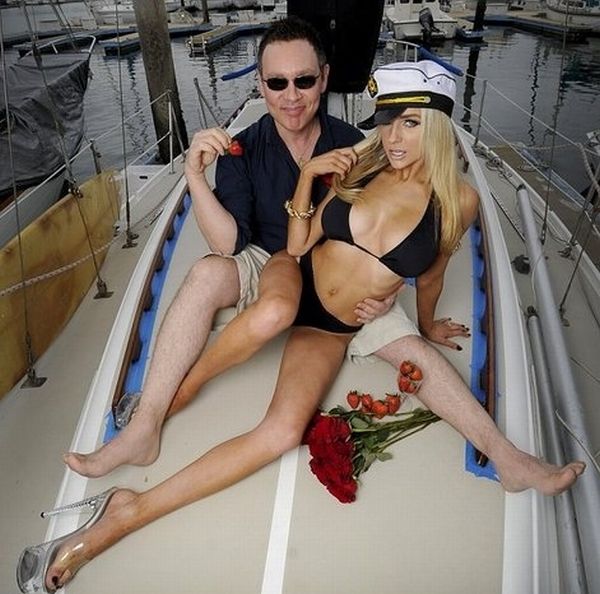 Courtney Stodden's Valentine's Day (7 pics)