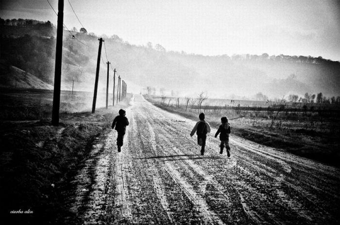 Children Playing (32 pics)