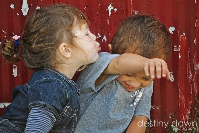 Children Playing (32 pics)