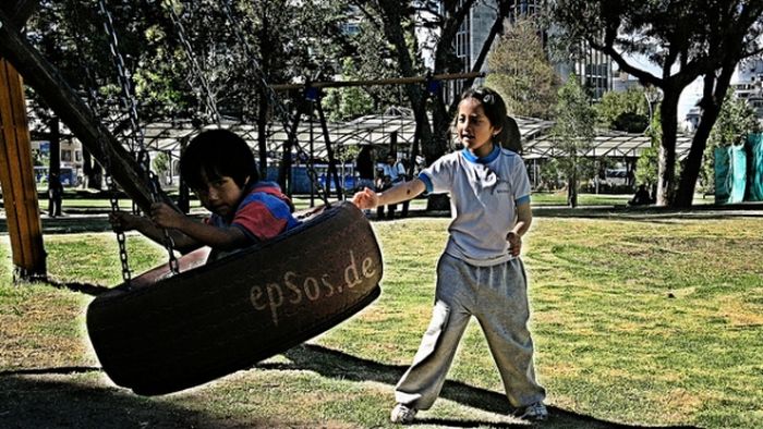 Children Playing (32 pics)
