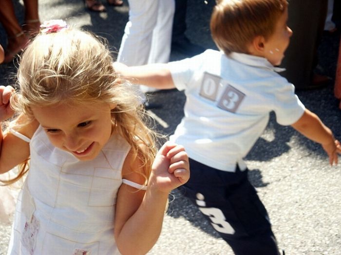 Children Playing (32 pics)