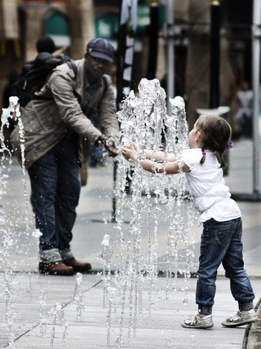 Children Playing (32 pics)