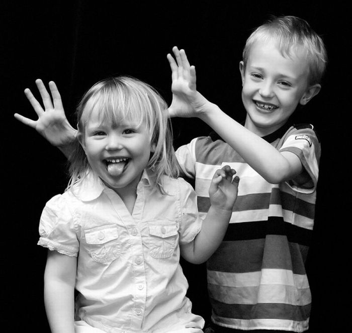 Children Playing (32 pics)