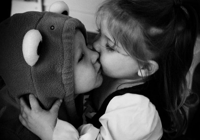 Children Playing (32 pics)