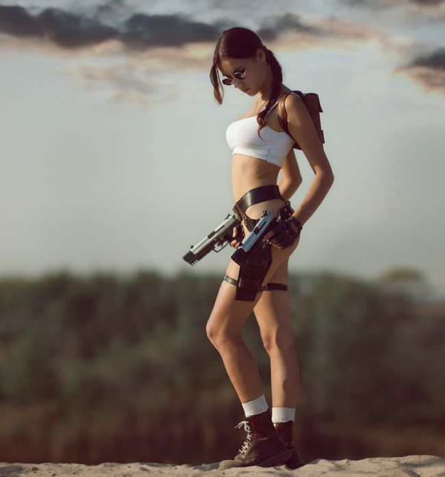 Lara Croft Tomb Raider Cosplay (30 pics)