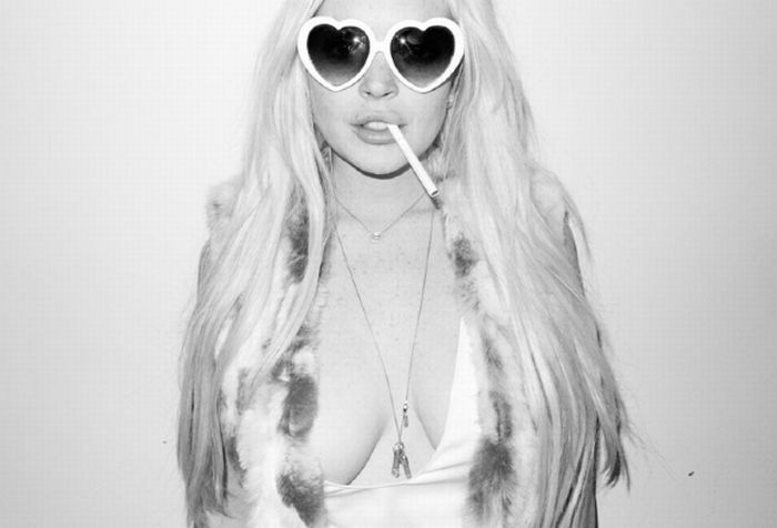 Lindsay Lohan's Cleavage (18 pics)