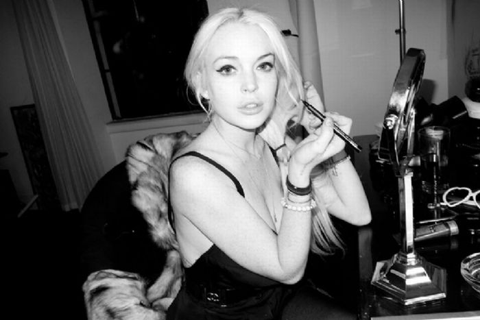 Lindsay Lohan's Cleavage (18 pics)