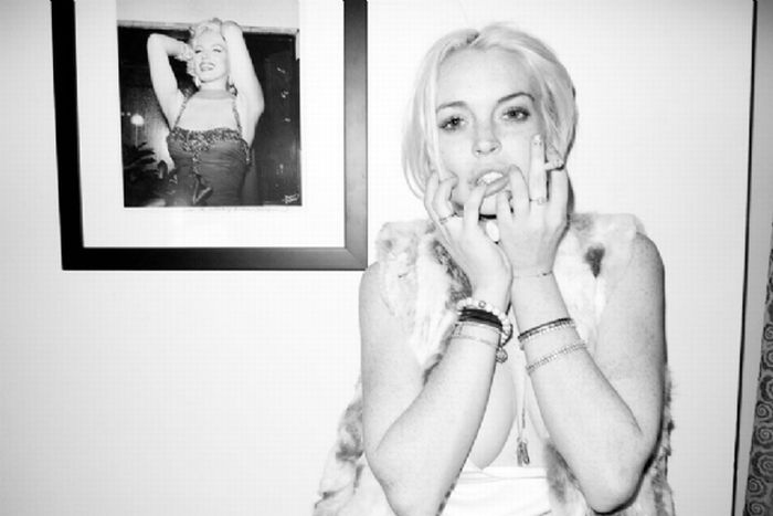 Lindsay Lohan's Cleavage (18 pics)