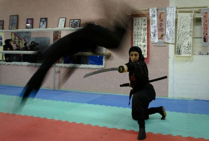 Iranian Female Ninjas (15 pics)