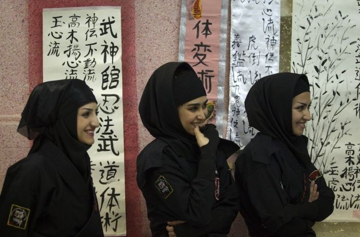 Iranian Female Ninjas (15 pics)