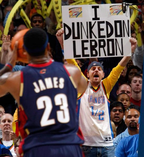 Hilarious Basketball Fans 30 Pics