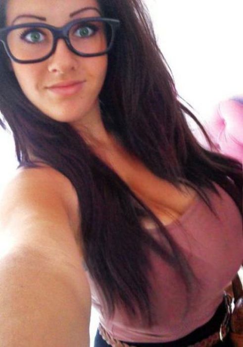 Sexy Girls Wearing Glasses 43 Pics