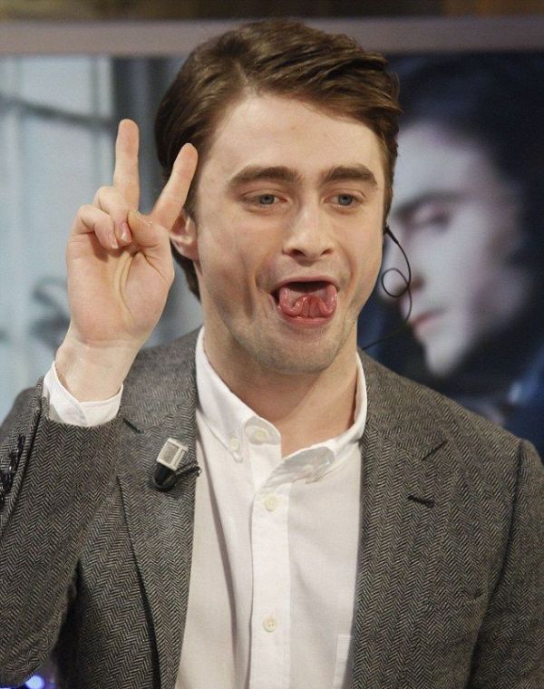 Daniel Radcliffe Has a Magical Tongue (4 pics)